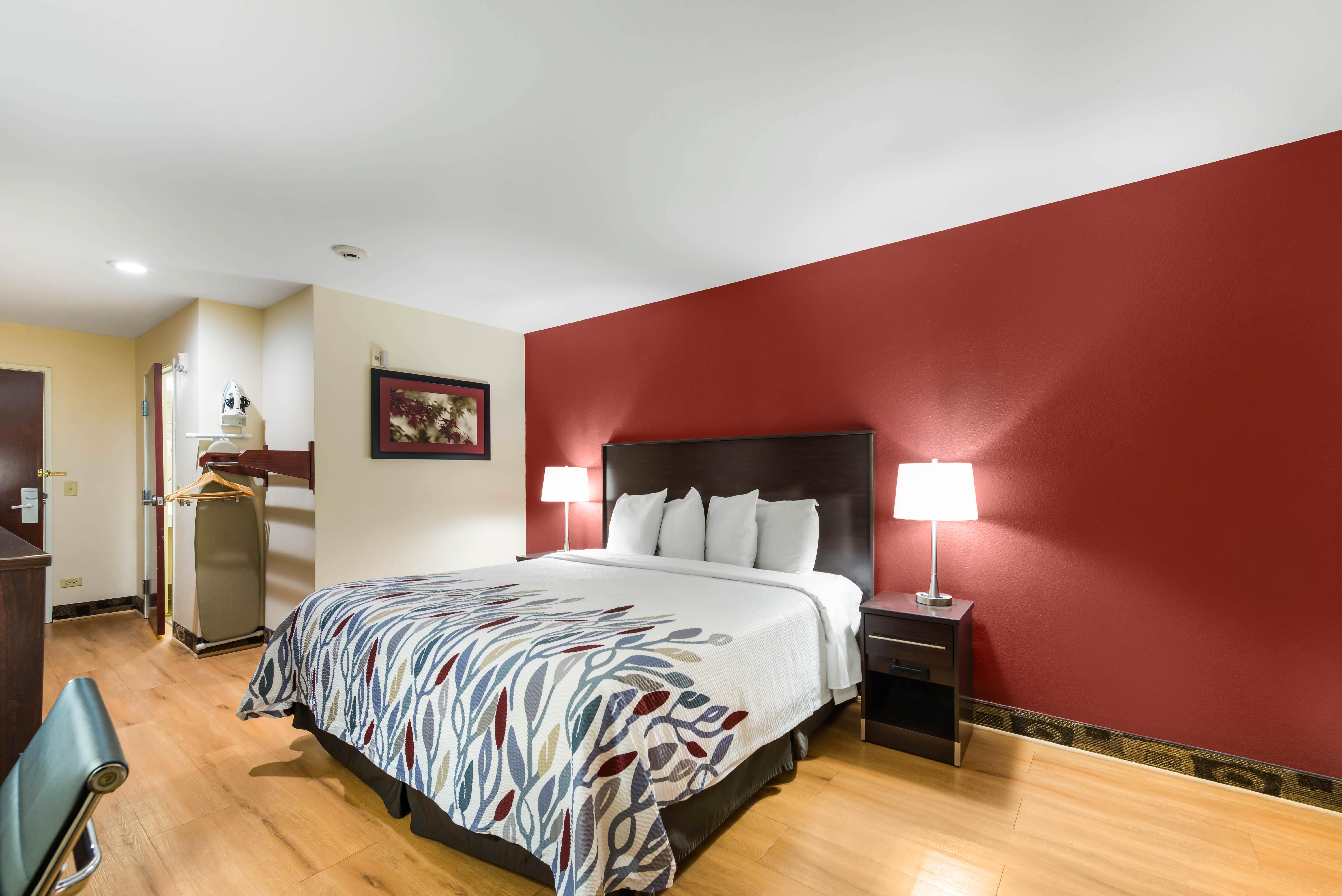 Red Roof Inn & Suites Monee Экстерьер фото