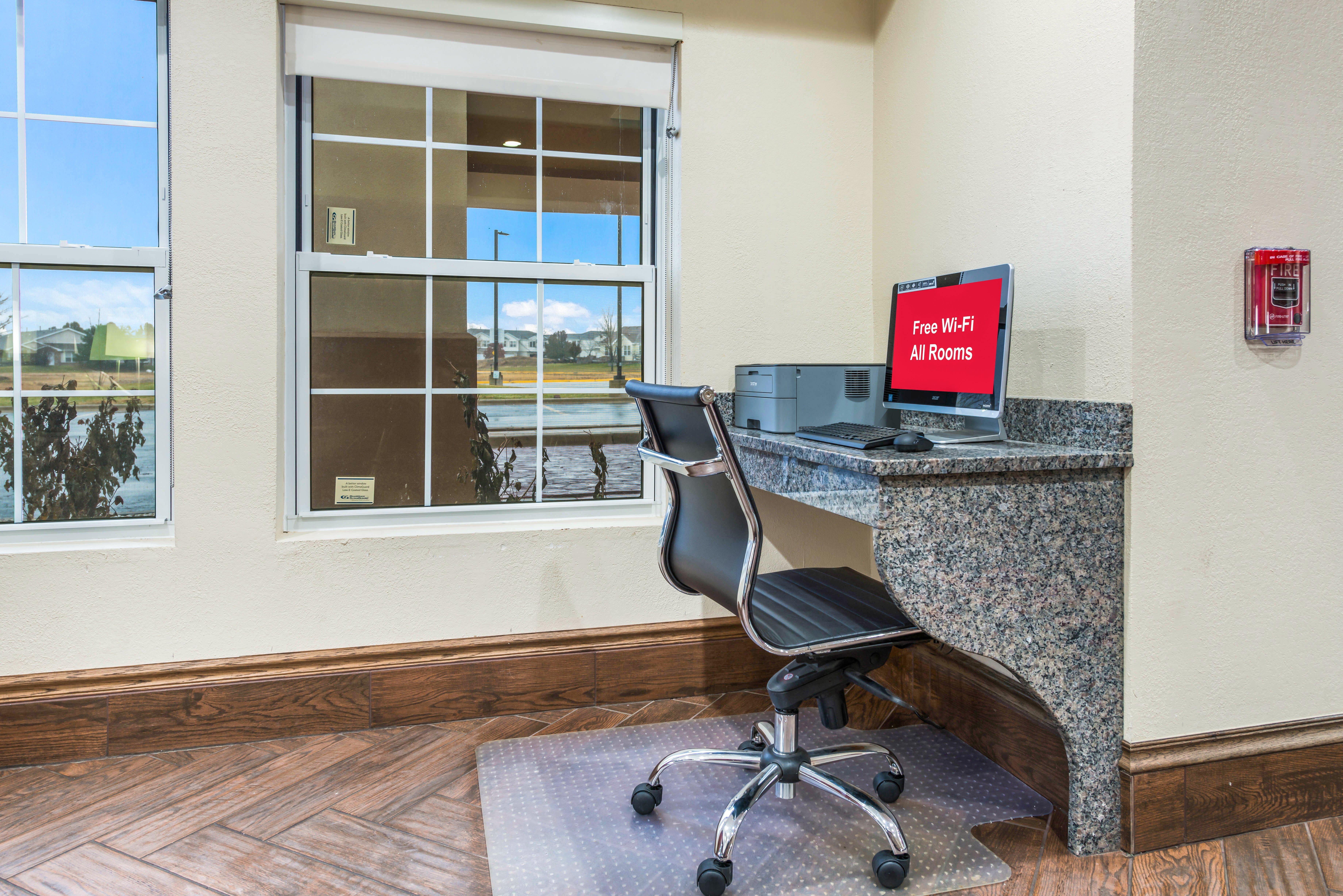 Red Roof Inn & Suites Monee Экстерьер фото
