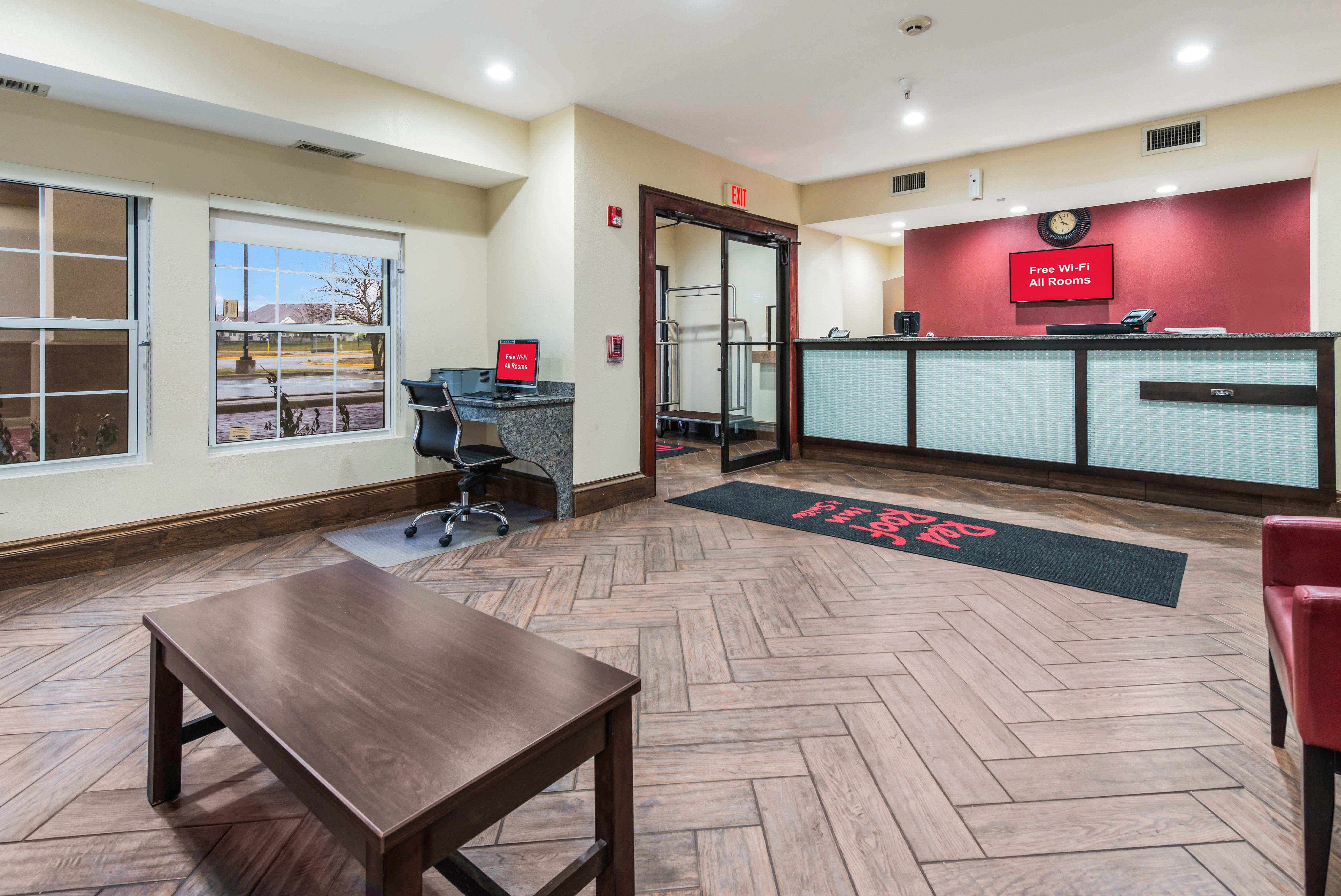 Red Roof Inn & Suites Monee Экстерьер фото