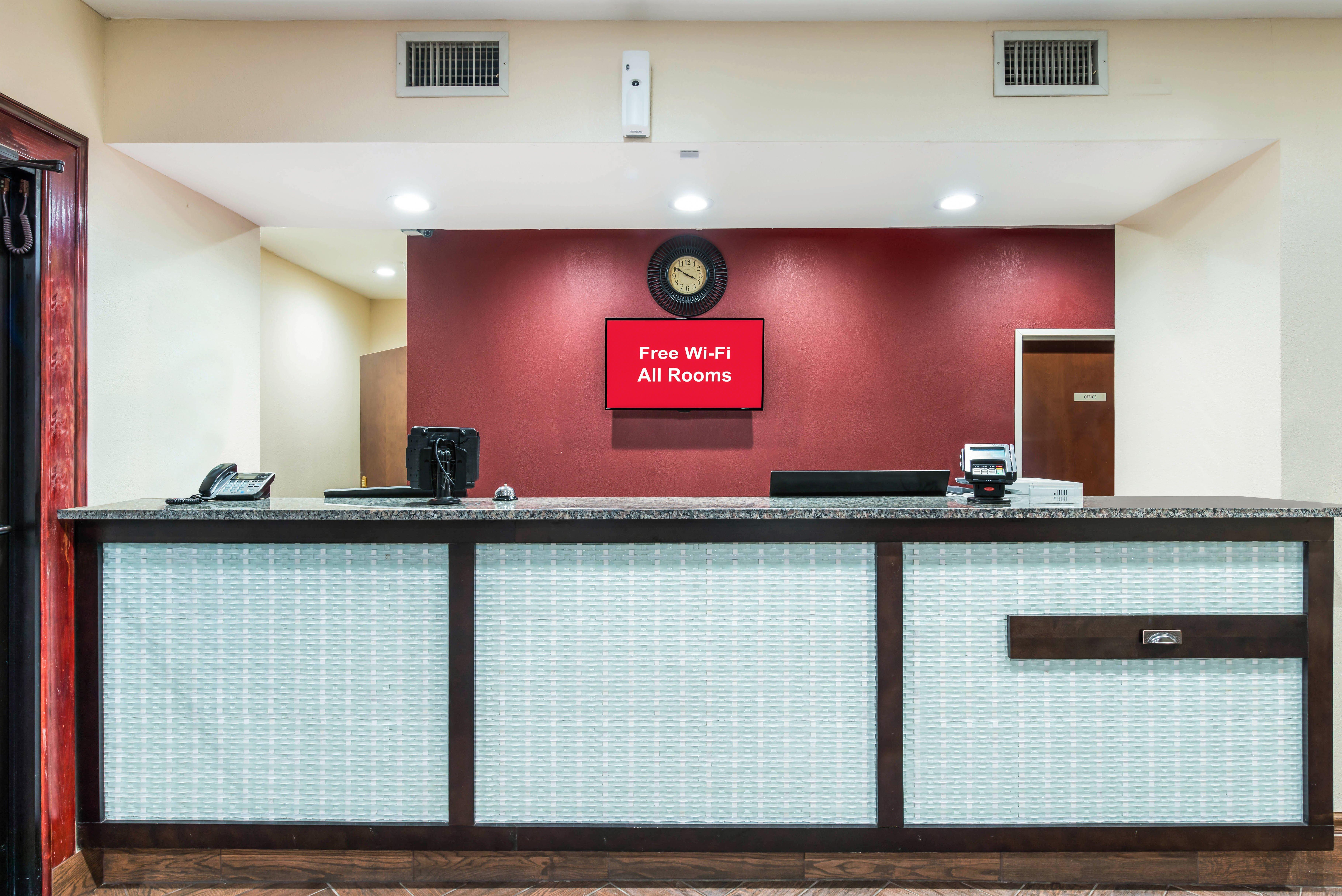 Red Roof Inn & Suites Monee Экстерьер фото