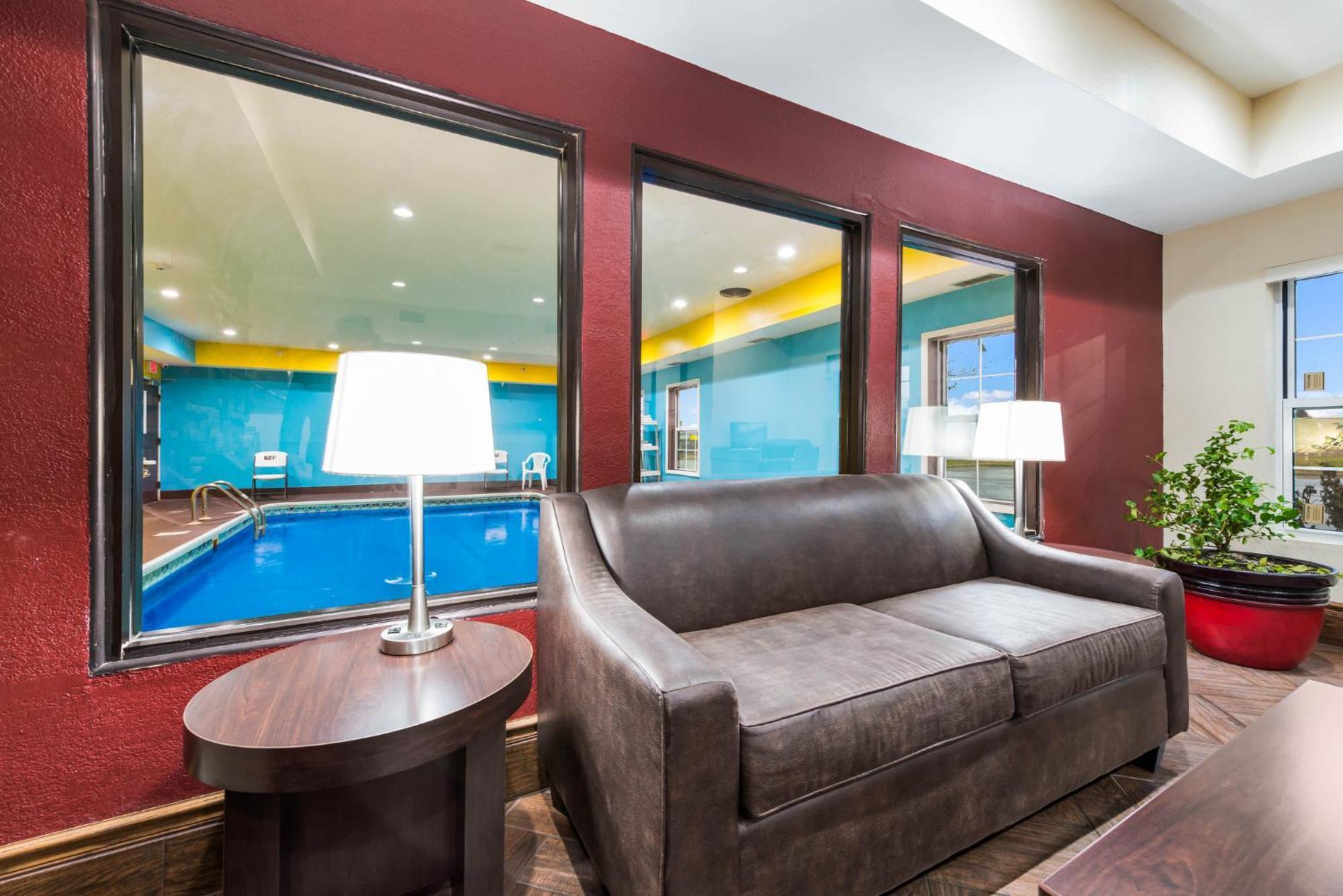 Red Roof Inn & Suites Monee Экстерьер фото