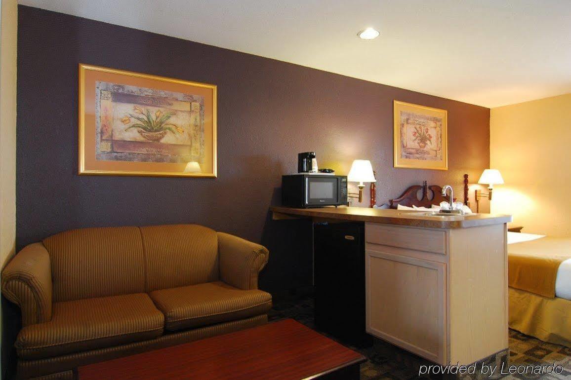 Red Roof Inn & Suites Monee Экстерьер фото
