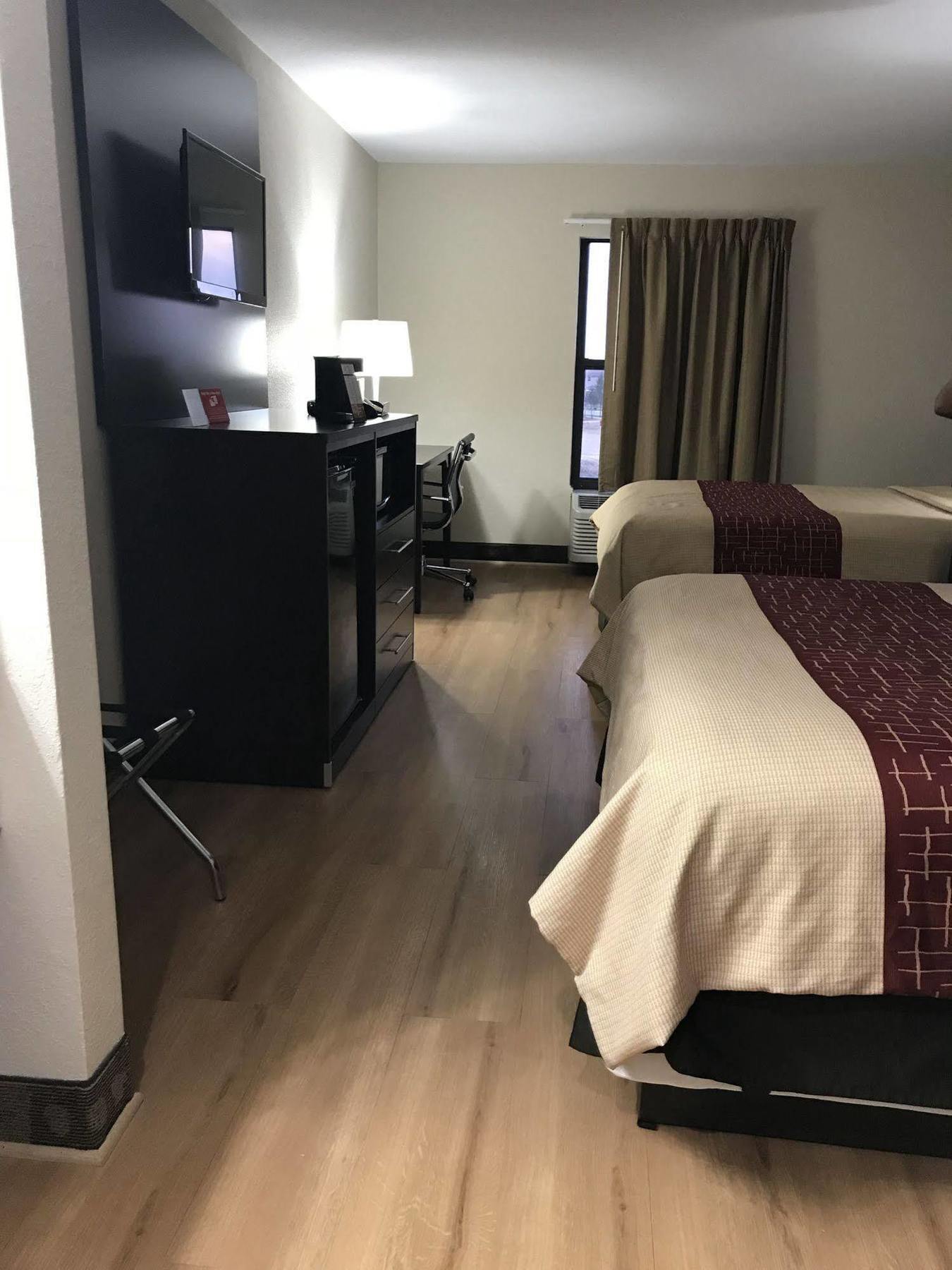 Red Roof Inn & Suites Monee Экстерьер фото